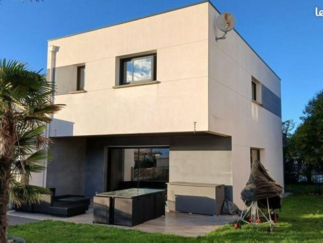 Maison 6 pièces 148 m²