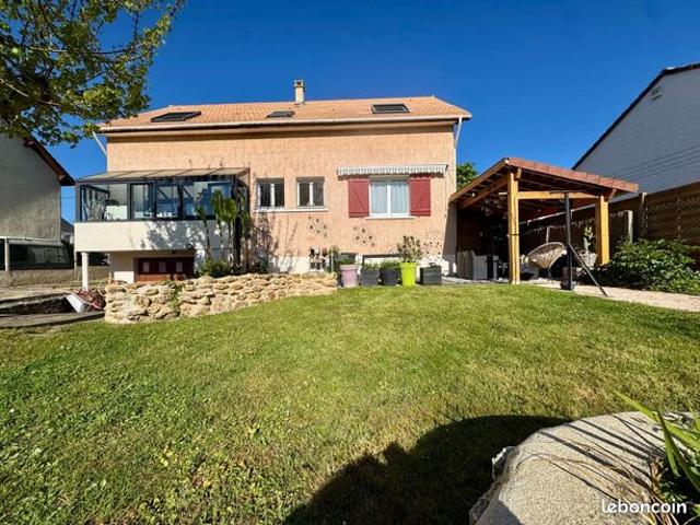Maison 6 pièces 140 m²