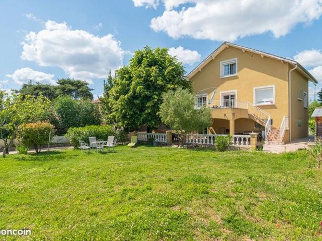Maison 6 pièces 140 m²