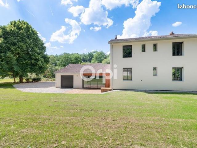 Maison 6 pièces 140 m²