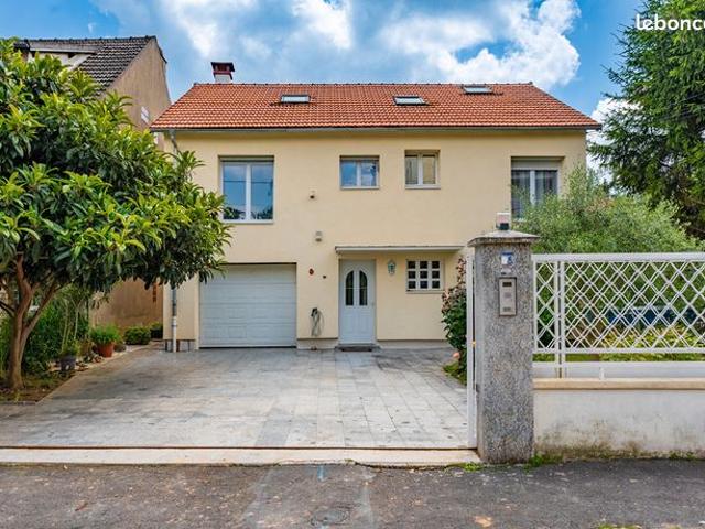 Maison 6 pièces 140 m²