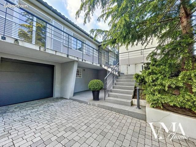 Maison 6 pièces 140 m²