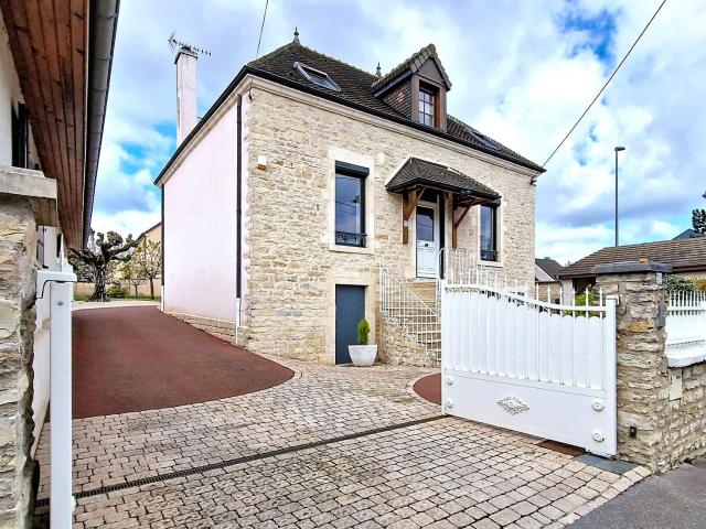 Maison 6 pièces 140 m²