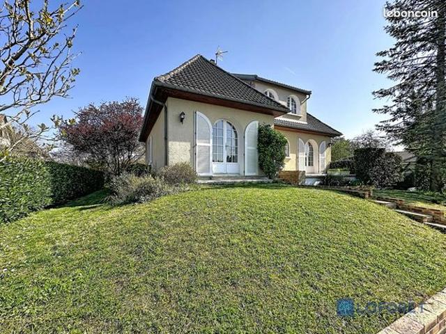 Maison 6 pièces 140 m²