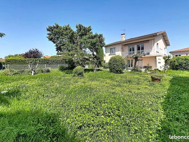 Maison 6 pièces 140 m²