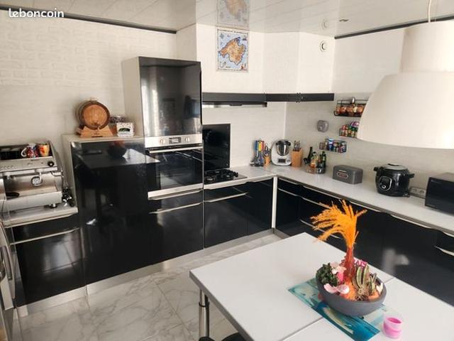 Maison 6 pièces 140 m²