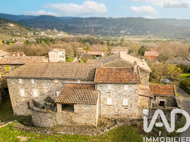 Maison 6 pièces 140 m²