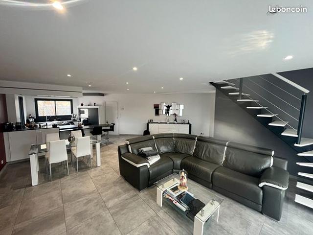 Maison 6 pièces 140 m²