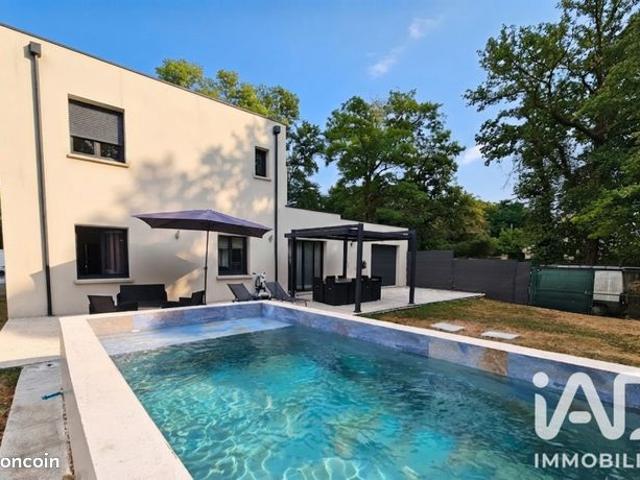 Maison 6 pièces 140 m²