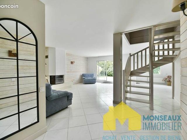 Maison 6 pièces 140 m²