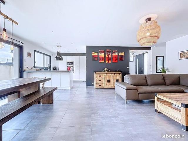 Maison 6 pièces 140 m²