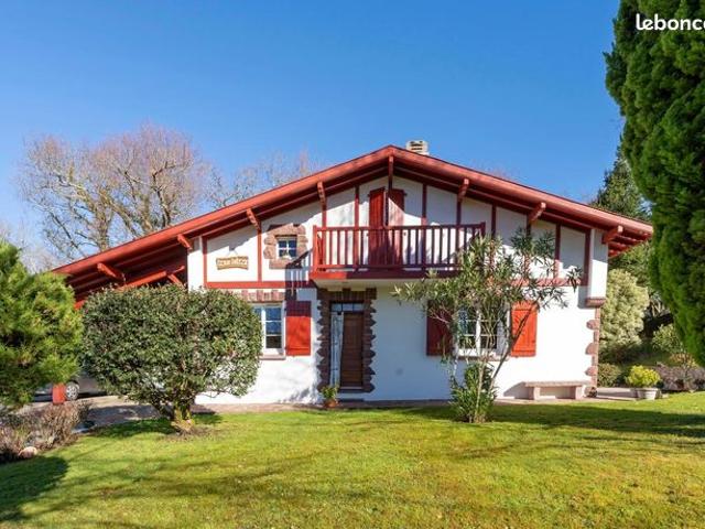 Maison 6 pièces 140 m²