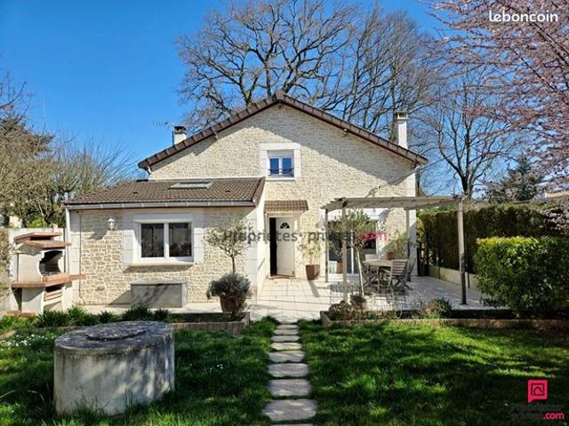 Maison 6 pièces 140 m²