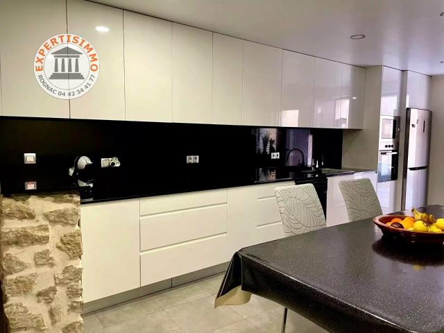 Maison 6 pièces 140 m²