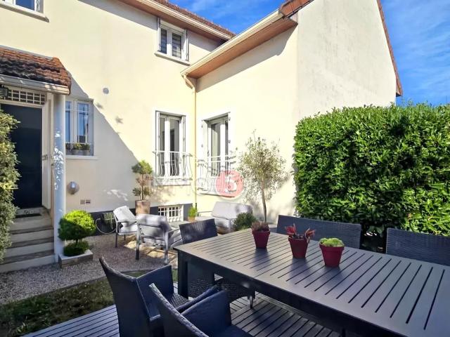 Maison 6 pièces 140 m²