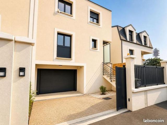 Maison 6 pièces 140 m²