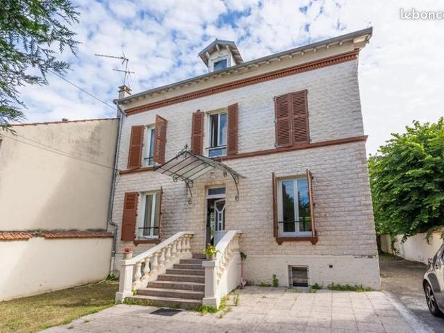 Maison 6 pièces 140 m²