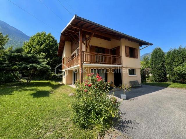Maison 6 pièces 140m² St Etienne de Cuines
