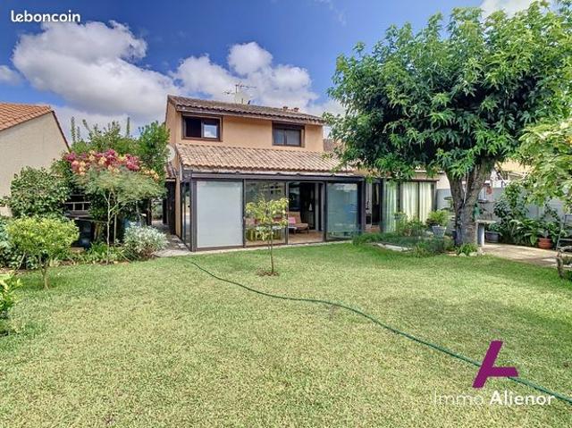 Maison 6 pièces 141 m²
