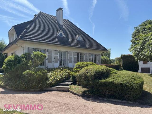 Maison 6 pièces 141 m²