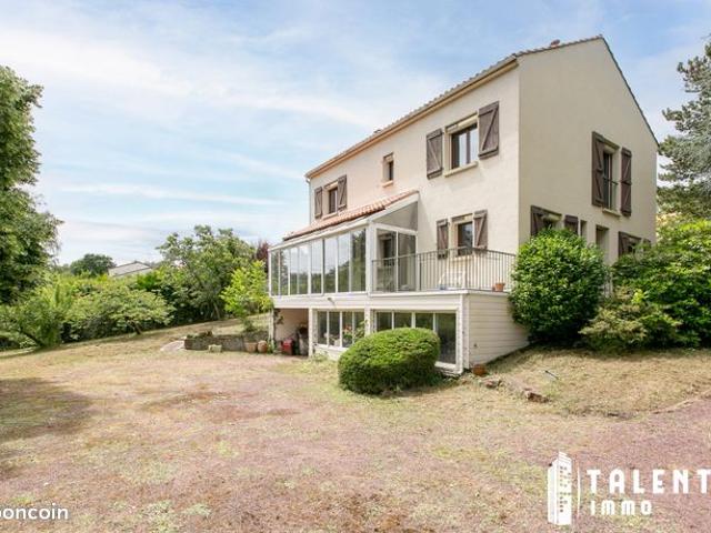 Maison 6 pièces 142 m²