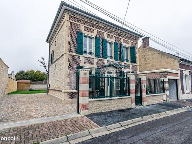 Maison 6 pièces 143 m²