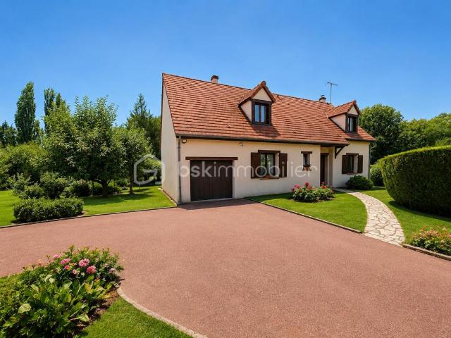 Maison 6 pièces – 143 m² – 4 chambres – Parc paysager de 1 700 m²