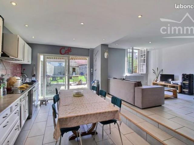 Maison 6 pièces 143 m²