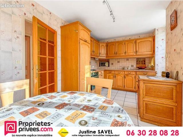 Maison 6 pièces 143 m²