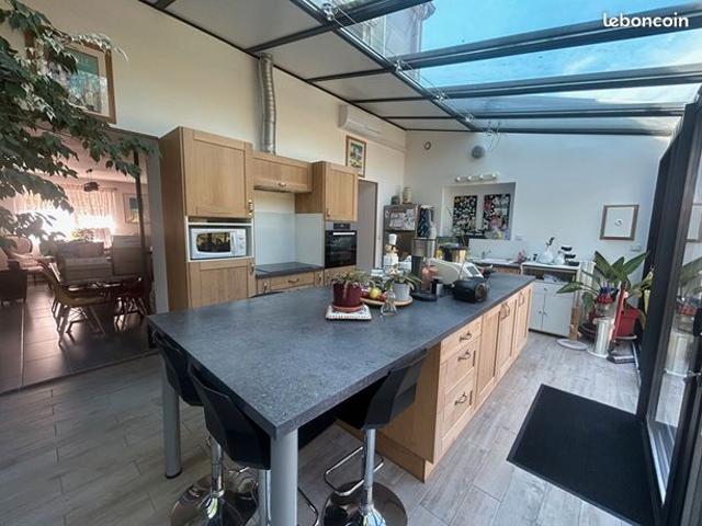 Maison 6 pièces 143 m²