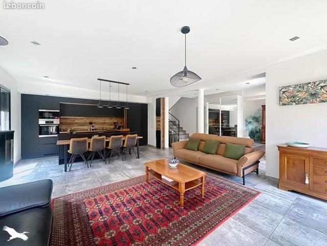 Maison 6 pièces 143 m²