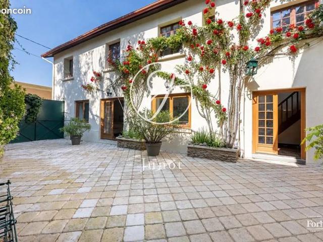 Maison 6 pièces 154 m²