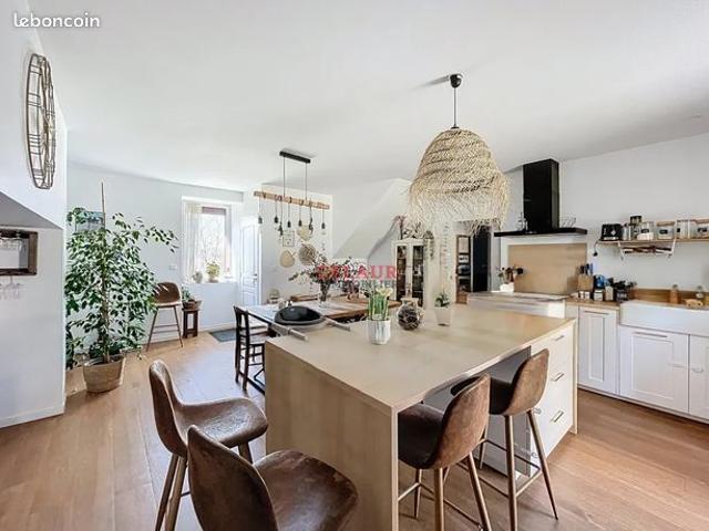 Maison 6 pièces 154 m²