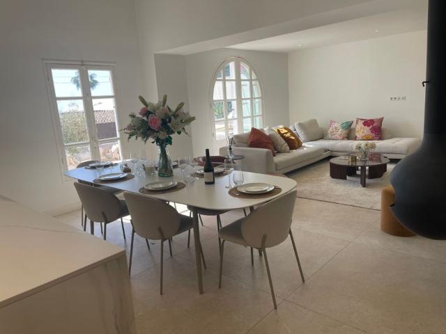 Maison 6 pièces, 155 m² à louer à Vallauris 06220