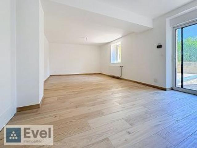 Maison 6 pièces 155.56 m²