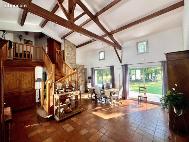 Maison 6 pièces 156 m²