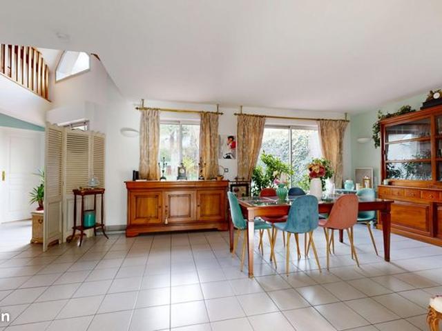 Maison 6 pièces 156 m²