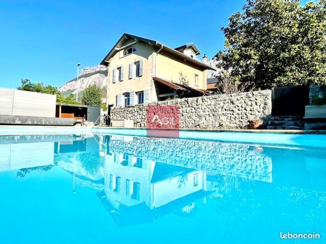 Maison 6 pièces 156 m²