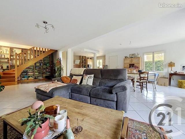 Maison 6 pièces 156 m²