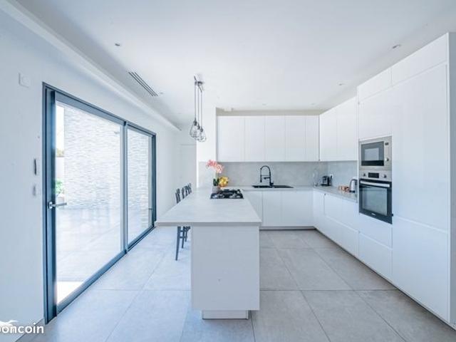 Maison 6 pièces 156 m²