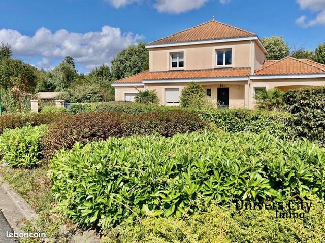 Maison 6 pièces 156 m²