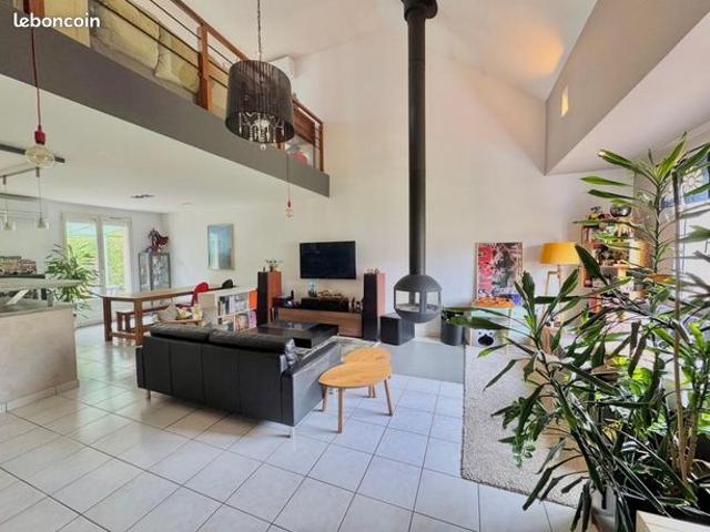 Maison 6 pièces 157 m²