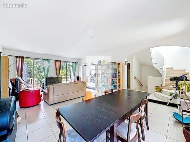 Maison 6 pièces 157 m²
