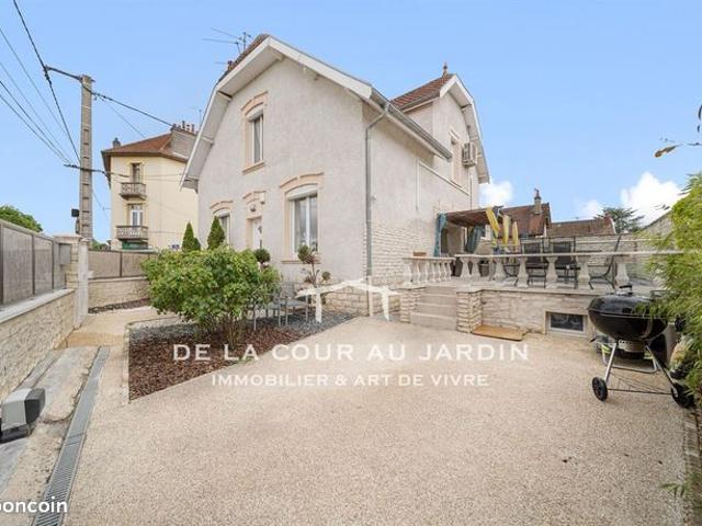 Maison 6 pièces 157 m²