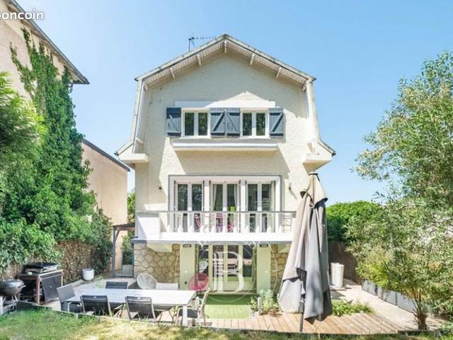 Maison 6 pièces 158 m²