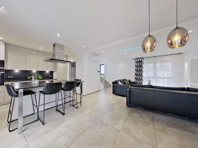 Maison 6 pièces 158 m²