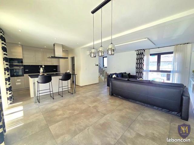 Maison 6 pièces 158 m²