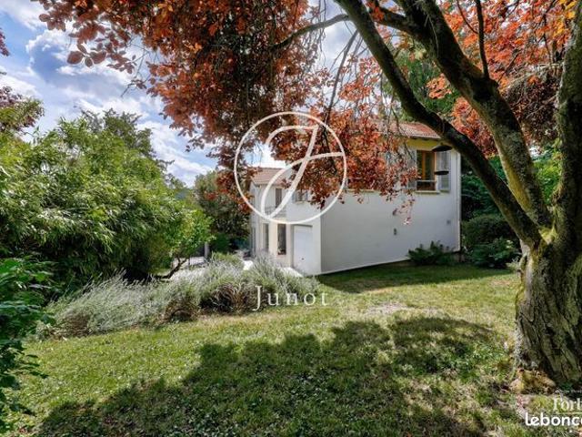 Maison 6 pièces 159 m²