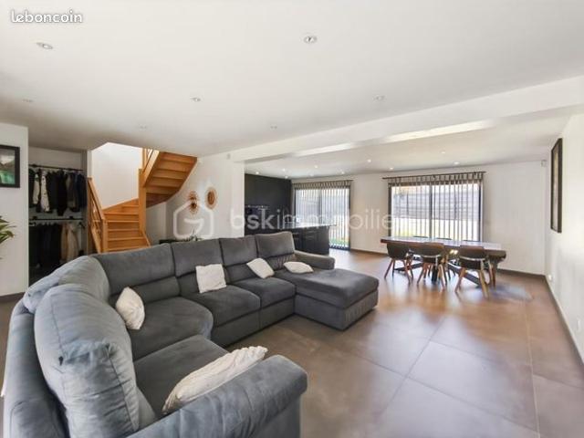 Maison 6 pièces 159 m²