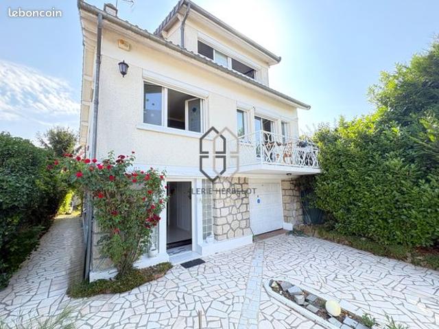 Maison 6 pièces 150 m²